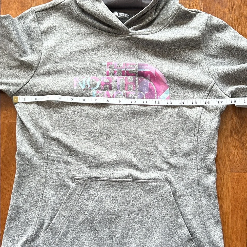 The north face sporty, casual, minimalist women’s hoodie size small petite​​ - Picture 5 of 9